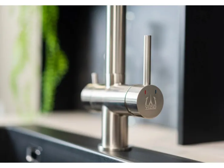 VIZIO 3 Wege Wasserhahn Küchenarmatur Edelstahl Massiv mit 360° Schwenkbarem Auslauf Abnehmbare 2 Strahl Handbrause Gebürstet Blau Einhebelmischer